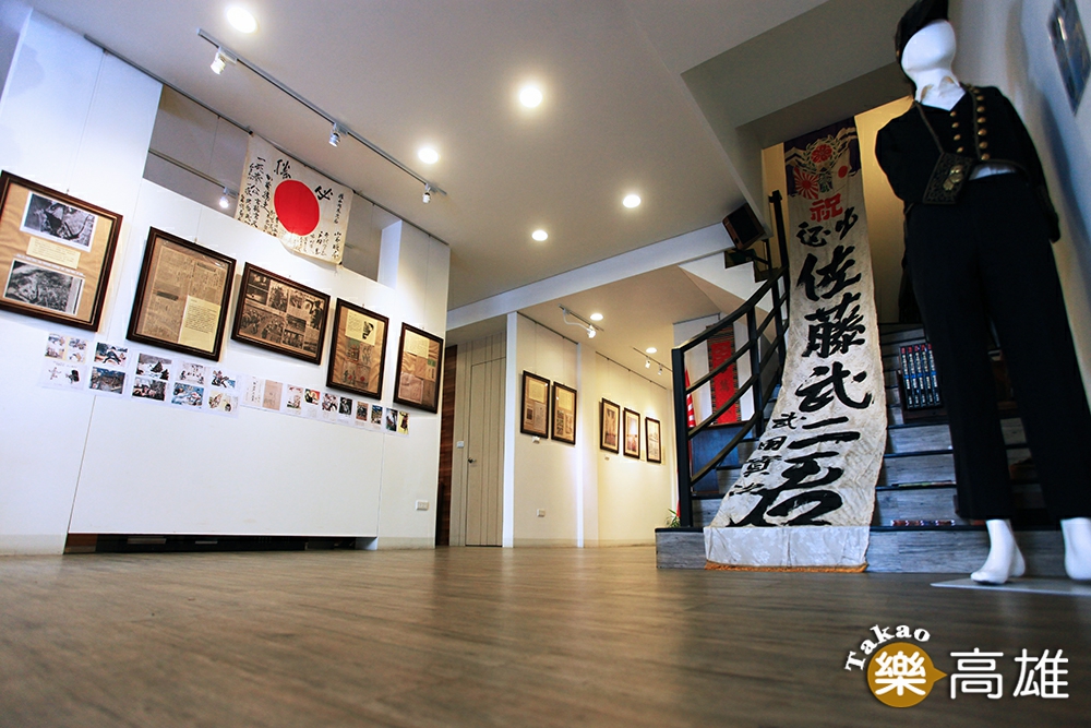 三兄弟共同構思催生克朗德美術館,做為鹽埕在地藝文的重要基地。(攝影/曾信耀) 三兄弟共同構思催生克朗德美術館,做為鹽埕在地藝文的重要基地。(攝影/曾信耀)
