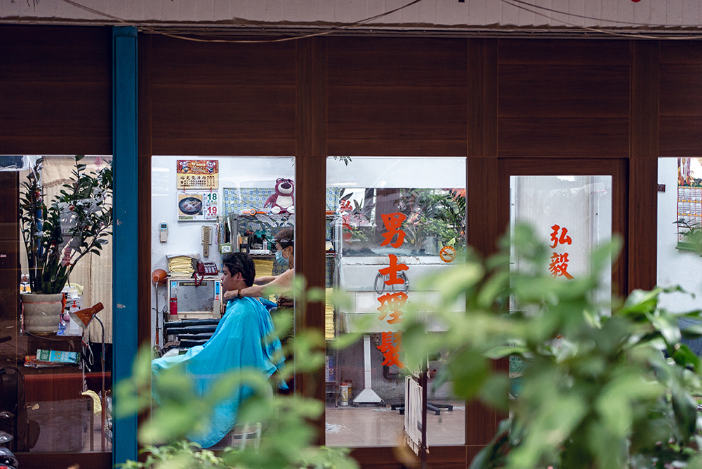 舊眷村的老店面和生活樣貌,依然存在於巷弄中。(圖片提供/洪立) 舊眷村的老店面和生活樣貌,依然存在於巷弄中。(圖片提供/洪立)