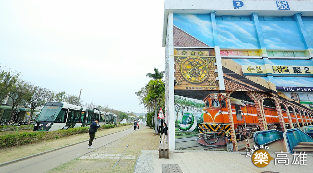 高港候工室透過市府規劃，將結合駁二藝術特區與大港橋，將舊碼頭再造為高雄人休閒娛樂和歷史教育的新去處。（攝影/Carter）