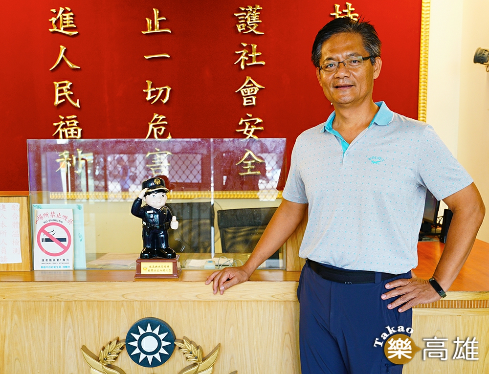 排灣族的許強生今年3月正式上任,成爲高雄市第一個原住民籍偵查隊隊長。(攝影/李曉萍) 排灣族的許強生今年3月正式上任,成爲高雄市第一個原住民籍偵查隊隊長。(攝影/李曉萍)