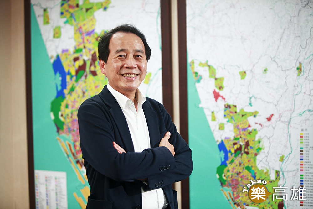 副市長林欽榮與高雄車站緣份深厚，2002年任職工務局長，主導舊高雄車站搬遷，19年後以副市長身份參與並見證車站回返。（攝影/曾信耀）