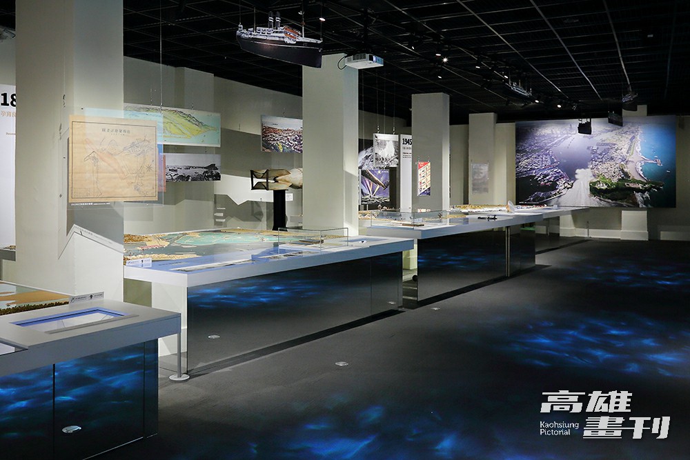 高雄市立歷史博物館過去為行政中心高雄市役所，現則為展示保存高雄鐵道文化、舊城歷史、傳統表演藝術、人權議題及眷村移民等議題的文史中心。(攝影/Carter)