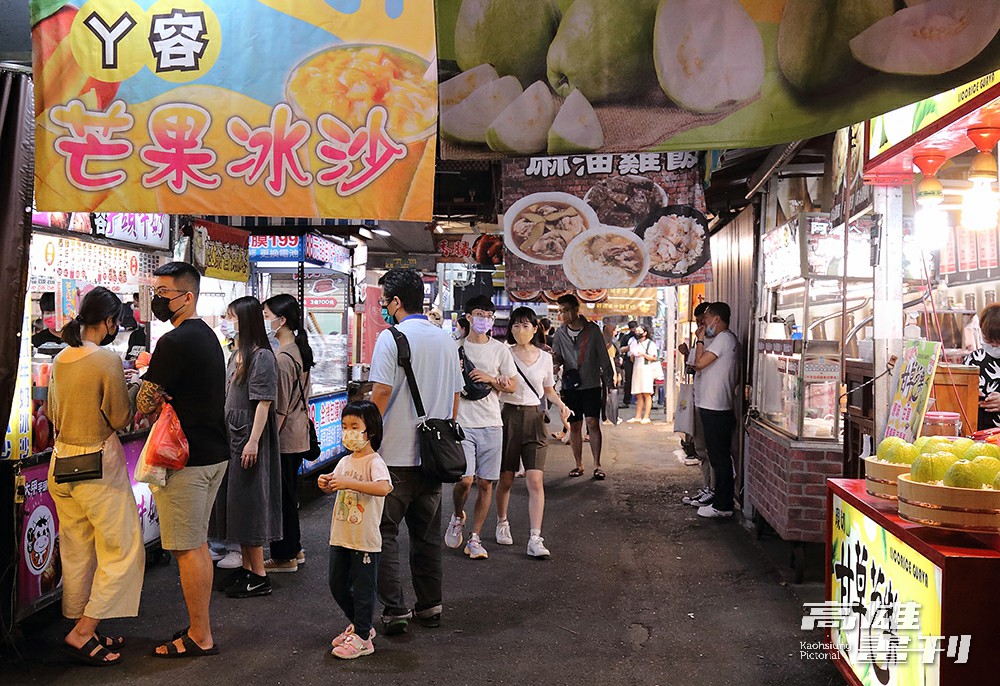 夜市裡五花八門的小吃。(攝影/Carter) 夜市裡五花八門的小吃。(攝影/Carter)