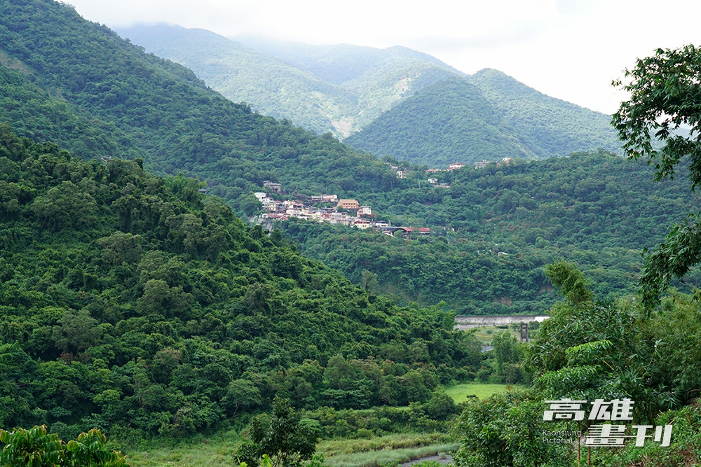 魯凱族人口中的羅木斯(茂林谷),意指「美麗的山谷」,周圍山色鬱蔥秀麗。(攝影/Cindy Lee) 魯凱族人口中的羅木斯(茂林谷),意指「美麗的山谷」,周圍山色鬱蔥秀麗。(攝影/Cindy Lee)