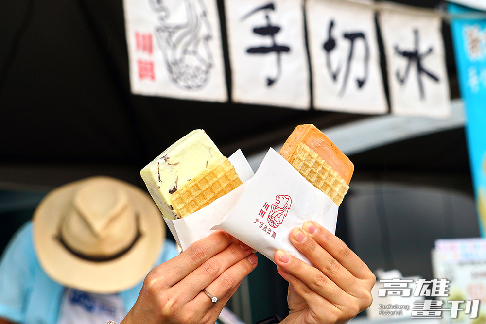 「川田手切冰淇淋」人氣超旺，常榮登市集中第一個掛出完售牌的攤車。(攝影/Cindy Lee)