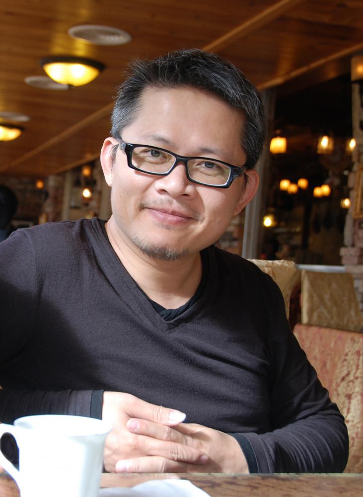 正修科技大學時尚設計系賴岳興老師。 正修科技大學時尚設計系賴岳興老師。
