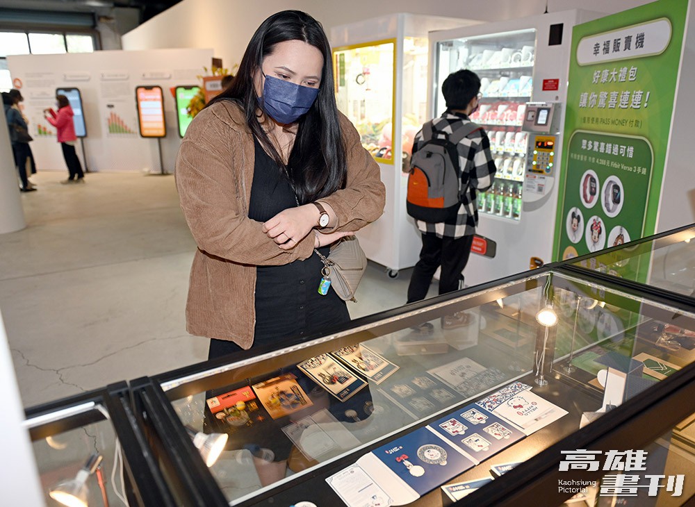 現場展售多款一卡通熱門新卡,吸引民眾駐足端詳。(攝影/高嘉澤) 現場展售多款一卡通熱門新卡,吸引民眾駐足端詳。(攝影/高嘉澤)