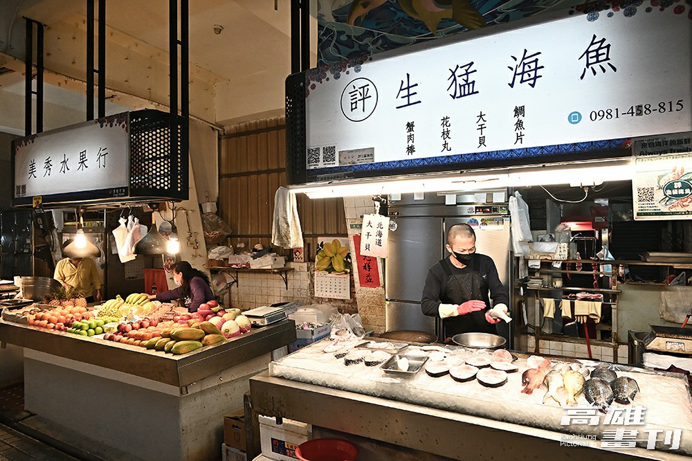 市府經發局斥資改善優化市場環境,為逾百年的苓雅公有市場換上嶄新風貌。(攝影/Carter) 市府經發局斥資改善優化市場環境,為逾百年的苓雅公有市場換上嶄新風貌。(攝影/Carter)