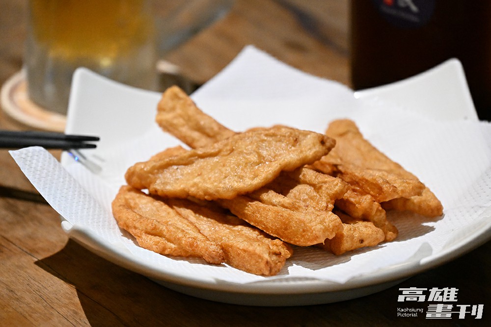 炸黑輪，滿滿的彈牙鮮味，連知名藝人浩角翔起都讚不絕口。(攝影/Carter)