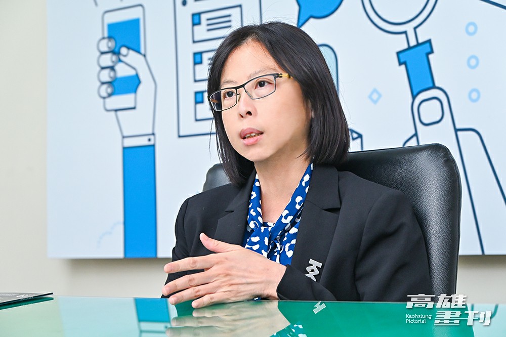 高雄市政府研究發展考核委員會主任委員蔡宛芬，長期關注性別議題，她認為「性別這條路還要努力很久！」希望一代比一代更好，大家要一起努力。（攝影/Carter）