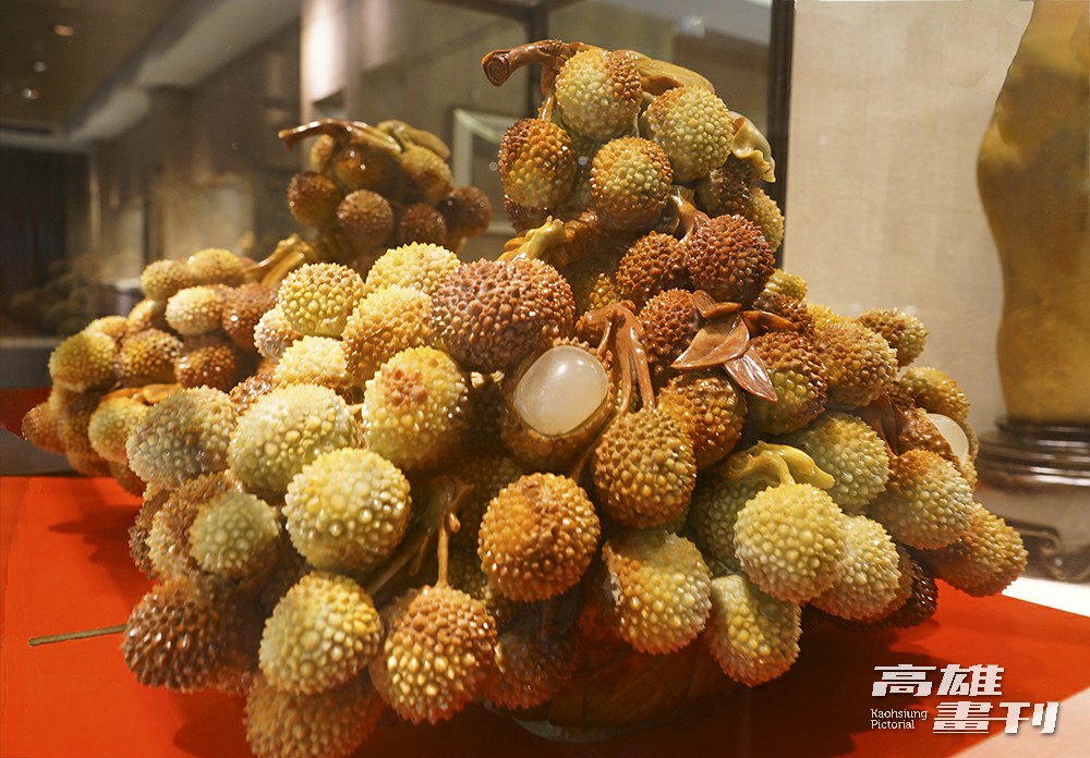 諦願寺內另設有藝石館，展出雅石藝術大師王仁義典藏的奇珍異石。他巧妙地運用形色各異的石頭，創作出幾可亂真的料理，令人嘖嘖稱奇。(攝影/Cindy Lee)